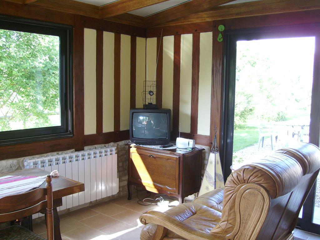 Chambre Chez Corinne Fourneville Стая снимка